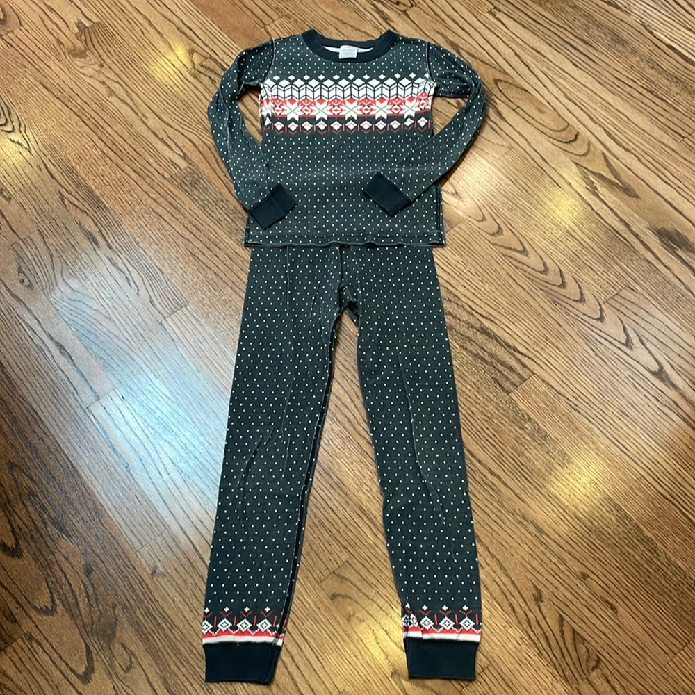 Hanna Anderson long sleeve kids holiday pajama set. Size 140cm/US 10.